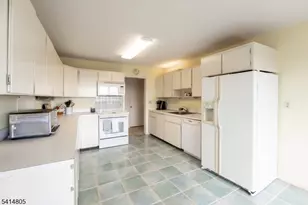 34 Long Ridge Rd, Parsippany, NJ 07869 - Photo 11