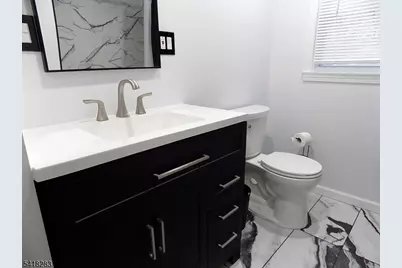 18 Mandeville Ave, Pequannock Township, NJ 07440 - Photo 9