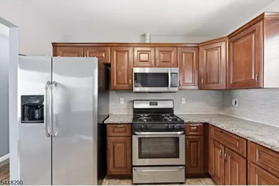 105 Peabody Pl, Newark, NJ 07104 - Photo 3