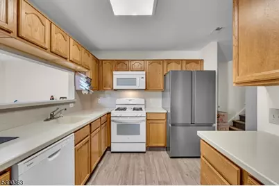 204 Merry Ln, Hillsborough Township, NJ 08844 - Photo 11