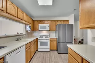 204 Merry Ln, Hillsborough Township, NJ 08844 - Photo 11