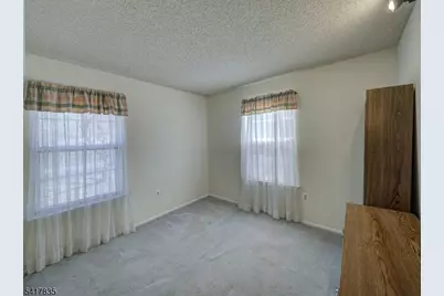 11 Lindsey Ct, Franklin Township, NJ 08823 - Photo 15