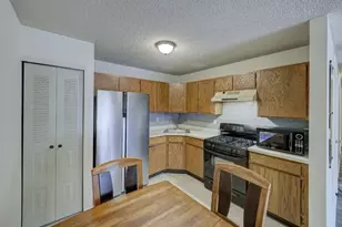 11 Lindsey Ct, Franklin Township, NJ 08823 - Photo 9