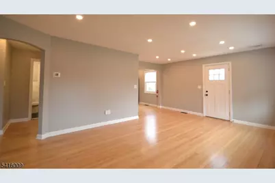 454 Rifle Camp Rd, Woodland Park, NJ 07424 - Photo 7