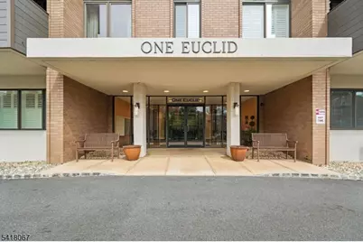 1 Euclid Ave #3B, Summit, NJ 07901 - Photo 1