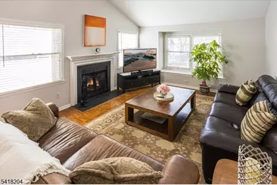 35 Cambridge Rd, Bedminster Township, NJ 07921 - Photo 5