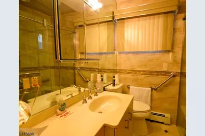 16 Essex St, Clifton, NJ 07014 - Photo 9