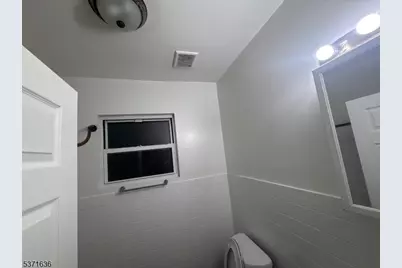 60 S 12th St #3, Newark, NJ 07107 - Photo 3