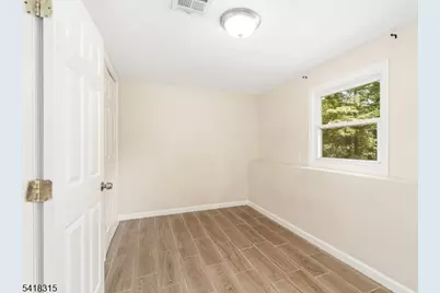 186 Tomahawk Trl, Byram Township, NJ 07871 - Photo 19