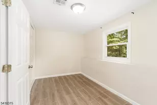 186 Tomahawk Trail, Byram Township, NJ 07871 - Photo 19