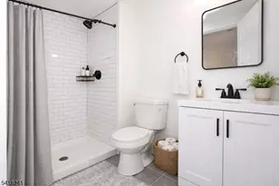 326 Ogden St, Orange, NJ 07050 - Photo 35