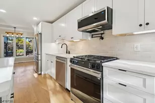 16 Minnisink Dr, Roseland, NJ 07068 - Photo 7