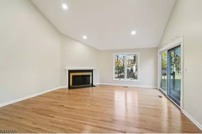 16 Minnisink Dr, Roseland, NJ 07068 - Photo 5