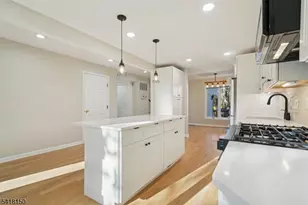 16 Minnisink Dr, Roseland, NJ 07068 - Photo 9