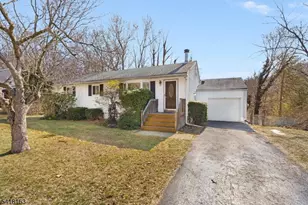 18 Kendall Dr, Ringwood, NJ 07456 - Photo 1