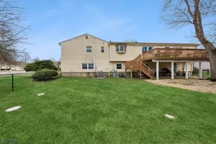 2 Caryn Pl, Fairfield, NJ 07004 - Photo 31