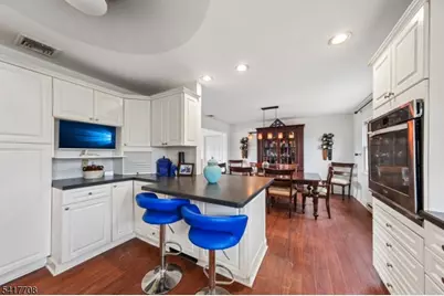 2 Caryn Pl, Fairfield, NJ 07004 - Photo 5