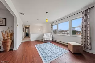 2 Caryn Pl, Fairfield, NJ 07004 - Photo 9