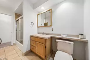 2 Caryn Pl, Fairfield, NJ 07004 - Photo 13