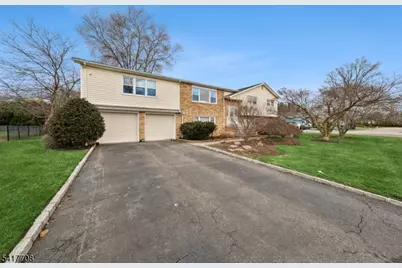 2 Caryn Pl, Fairfield, NJ 07004 - Photo 35