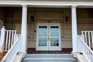 10081 Shearwater Ct, Jersey City, NJ 07305 - Photo 25