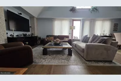 10081 Shearwater Ct #81, Jersey City, NJ 07305 - Photo 3