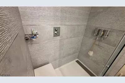 10081 Shearwater Ct #81, Jersey City, NJ 07305 - Photo 15