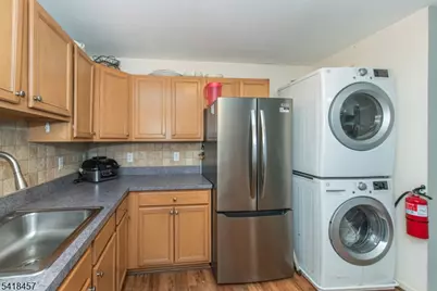 127 Falcon Ridge Way N #127, Hamburg, NJ 07419 - Photo 9