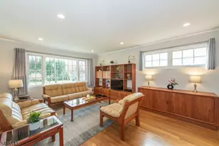 25 Continental Ave, Morristown, NJ 07960 - Photo 3