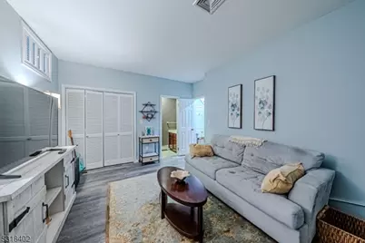 6 Magnolia Ln, Caldwell, NJ 07006 - Photo 5