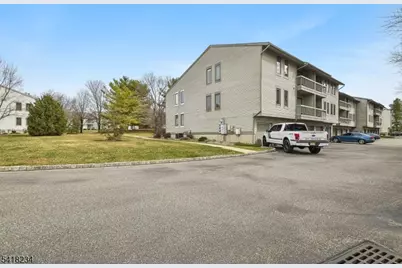 47 Sam Bonnell Dr, Union Township, NJ 08809 - Photo 25