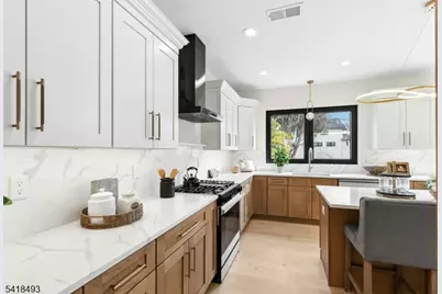 32 Garibaldi St, Bernardsville, NJ 07924 - Photo 9