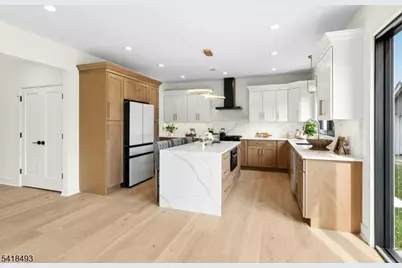 32 Garibaldi St, Bernardsville, NJ 07924 - Photo 13