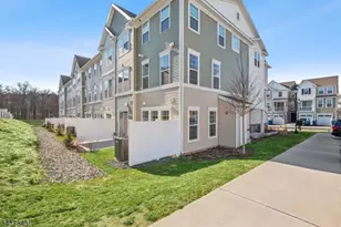 102 Iris Ct, Warren Township, NJ 07059 - Photo 1