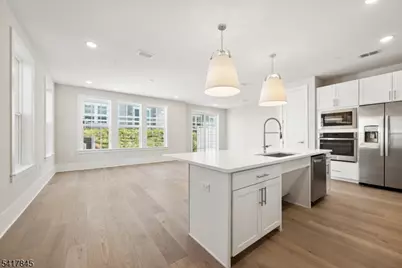 102 Iris Court, Warren Township, NJ 07059 - Photo 9