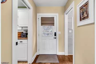 423A Lakeside Blvd, Hopatcong, NJ 07843 - Photo 9