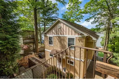 423A Lakeside Blvd, Hopatcong, NJ 07843 - Photo 7