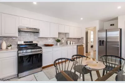 520 Eagle Rock Ave, West Orange Township, NJ 07052 - Photo 5