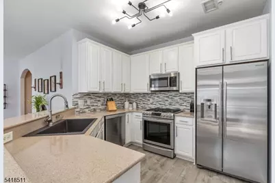 509 Deluca Rd, Belleville, NJ 07109 - Photo 9