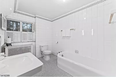 238 Elmwynd Dr, City Of Orange Twp., NJ 07050 - Photo 25