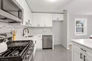 77 Chestnut Dr, Wayne, NJ 07470 - Photo 9