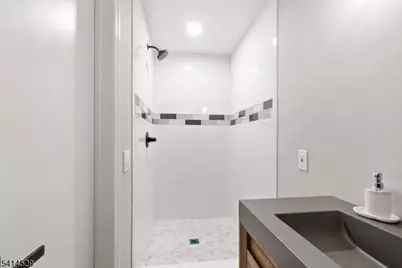 77 Chestnut Dr, Wayne, NJ 07470 - Photo 21