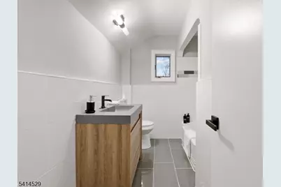 77 Chestnut Dr, Wayne, NJ 07470 - Photo 19