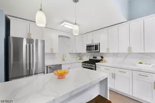 39 Carey Arthur Dr, Wayne, NJ 07470 - Photo 3