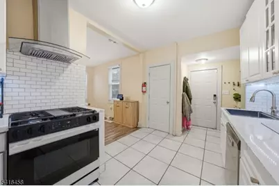 124 Washington Ave, Irvington, NJ 07111 - Photo 15