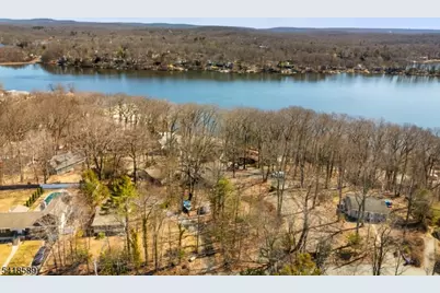 208 Annisquam Rd, Vernon, NJ 07422 - Photo 9