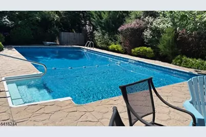 6 Brentwood Ct, Wayne Twp., NJ 07470 - Photo 3