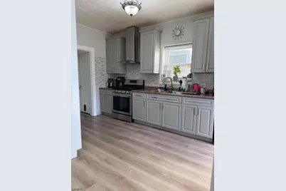 421 Brace Ave, Perth Amboy, NJ 08861 - Photo 9