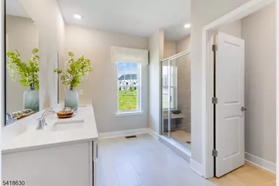 34 Eastwood Ter, East Hanover Township, NJ 07936 - Photo 3