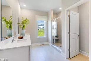 34 Eastwood Ter, East Hanover Township, NJ 07936 - Photo 3